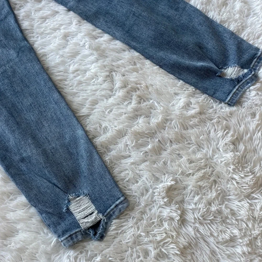 Vervet by Flying Monkey Dreamland Distressed Boyfriend‎ Jeans